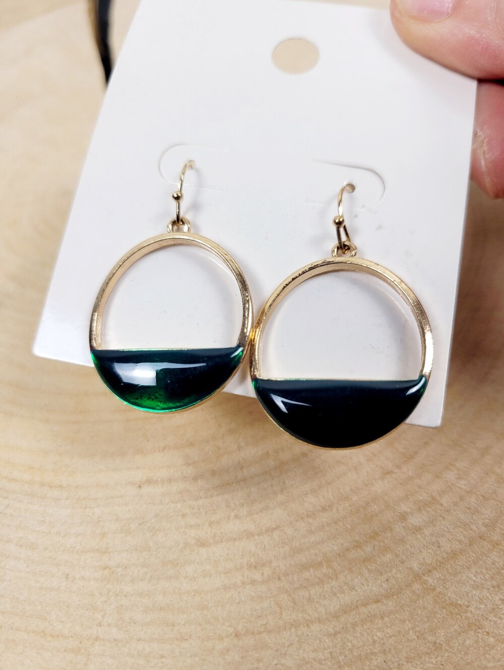 Brand New Gold Tone Green Stone Dangle Earrings